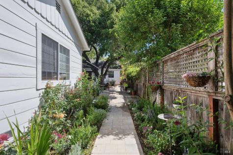605 Calle Del Monte Sonoma CA 95476
