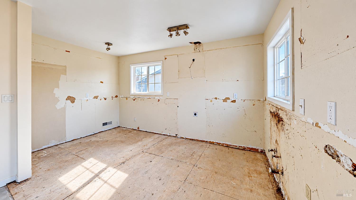 9515 Castlewood Street Oakland CA 94605
