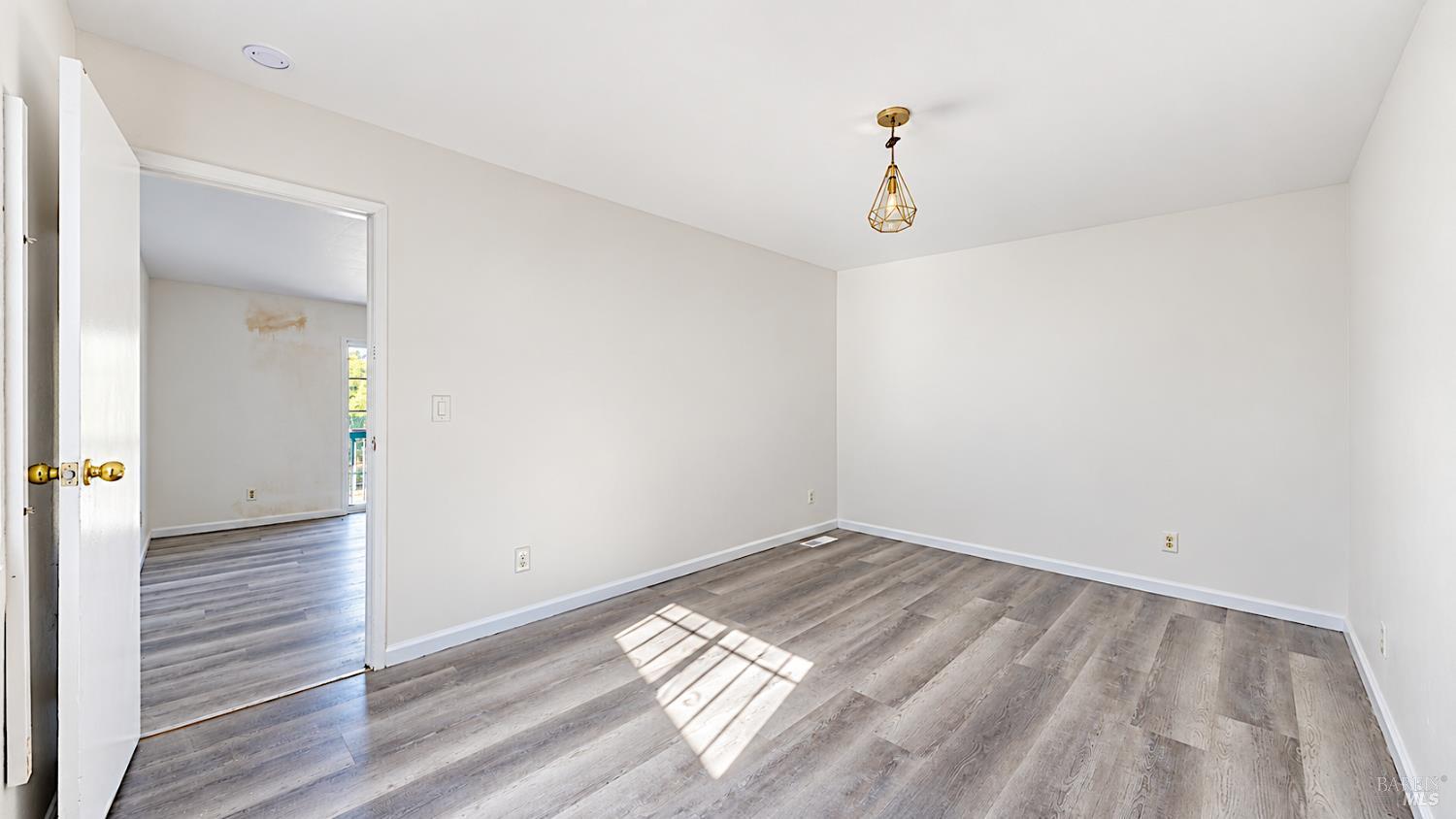 9515 Castlewood Street Oakland CA 94605