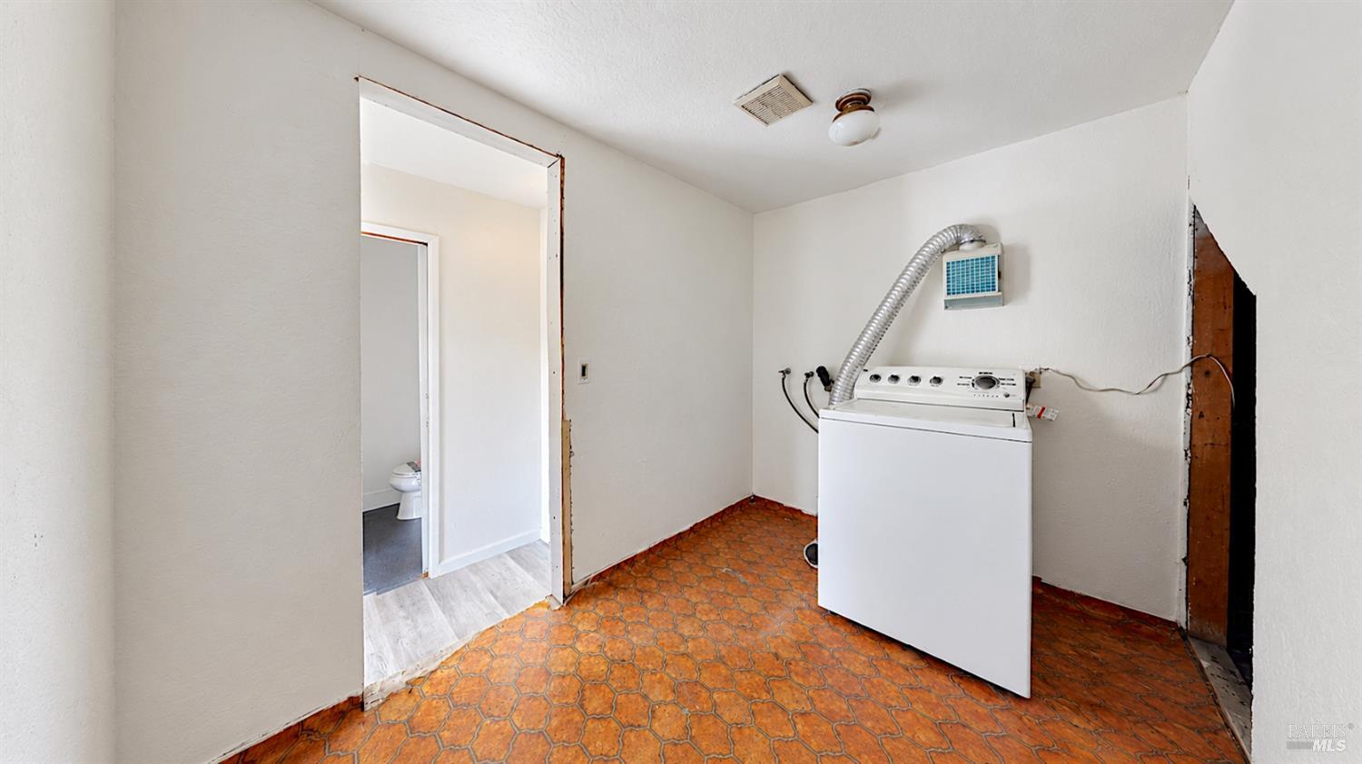 9515 Castlewood Street Oakland CA 94605