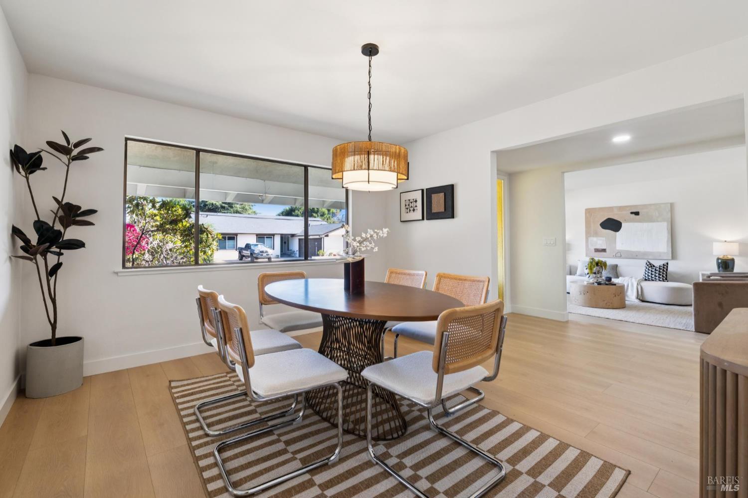 8 W Castlewood Drive San Rafael CA 94901