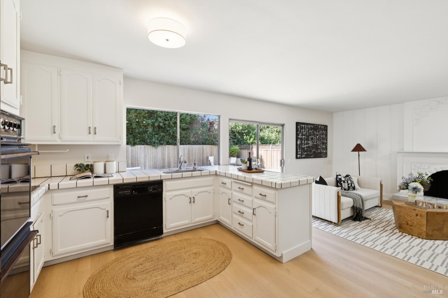 8 W Castlewood Drive San Rafael CA 94901