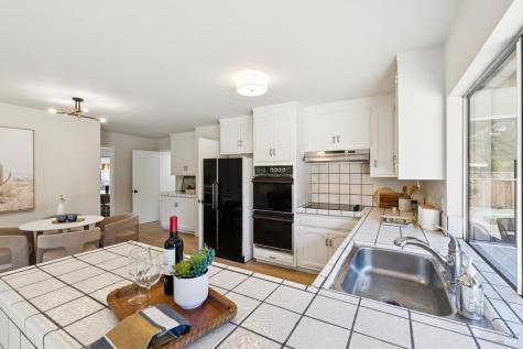 8 W Castlewood Drive San Rafael CA 94901