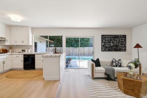 8 W Castlewood Drive San Rafael CA 94901