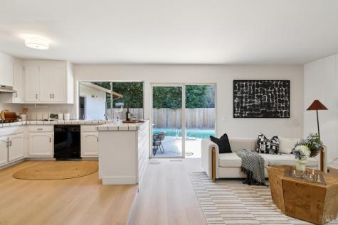 8 W Castlewood Drive San Rafael CA 94901