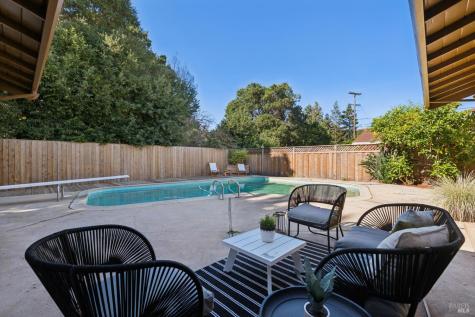8 W Castlewood Drive San Rafael CA 94901
