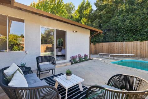 8 W Castlewood Drive San Rafael CA 94901