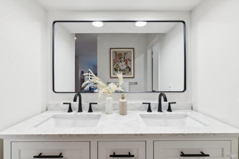 8 W Castlewood Drive San Rafael CA 94901