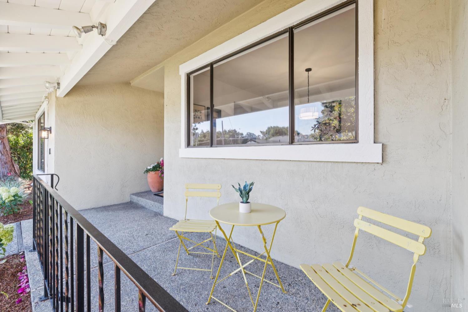 8 W Castlewood Drive San Rafael CA 94901