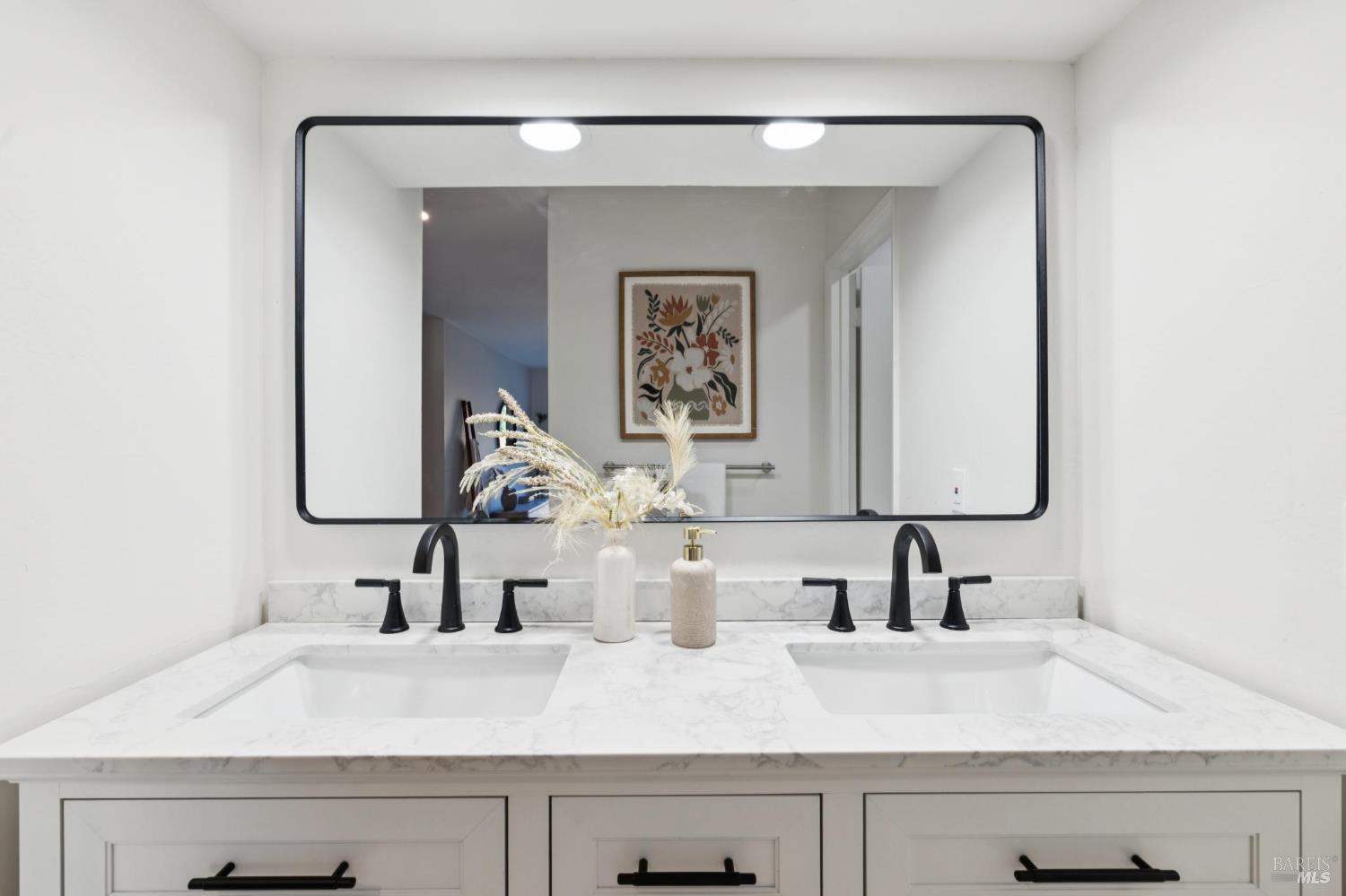 8 W Castlewood Drive San Rafael CA 94901