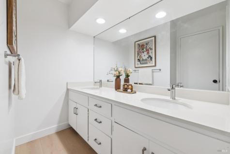 8 W Castlewood Drive San Rafael CA 94901