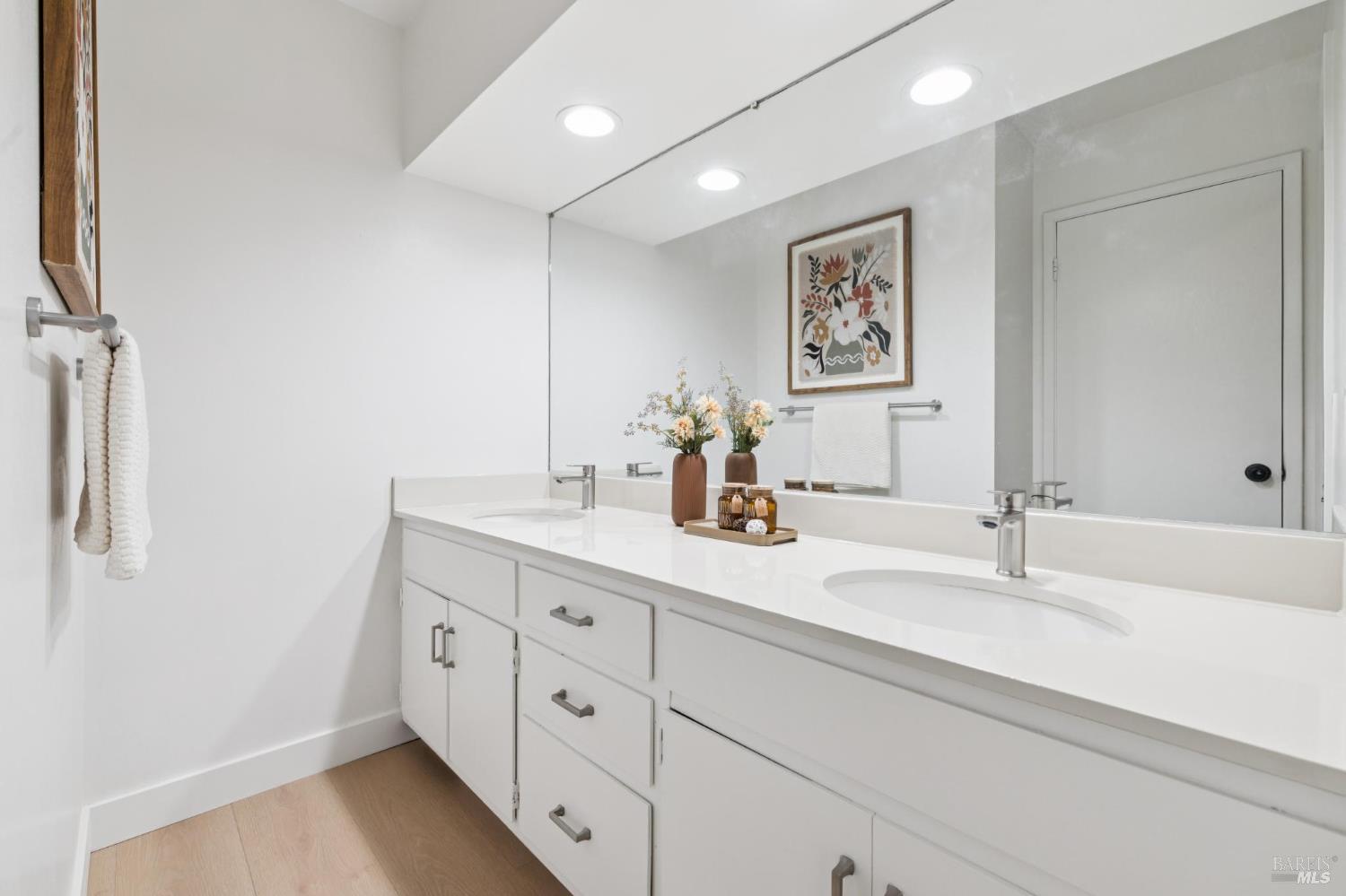 8 W Castlewood Drive San Rafael CA 94901