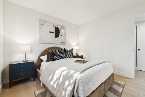 8 W Castlewood Drive San Rafael CA 94901