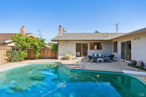 8 W Castlewood Drive San Rafael CA 94901