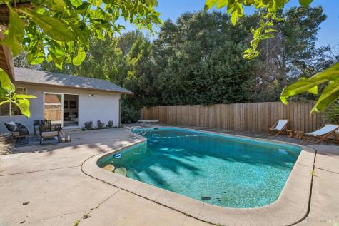 8 W Castlewood Drive San Rafael CA 94901