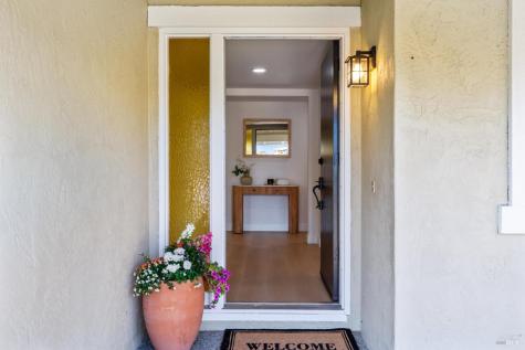 8 W Castlewood Drive San Rafael CA 94901