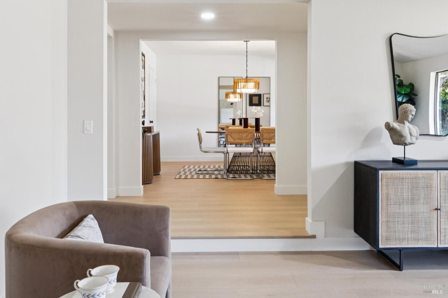 8 W Castlewood Drive San Rafael CA 94901