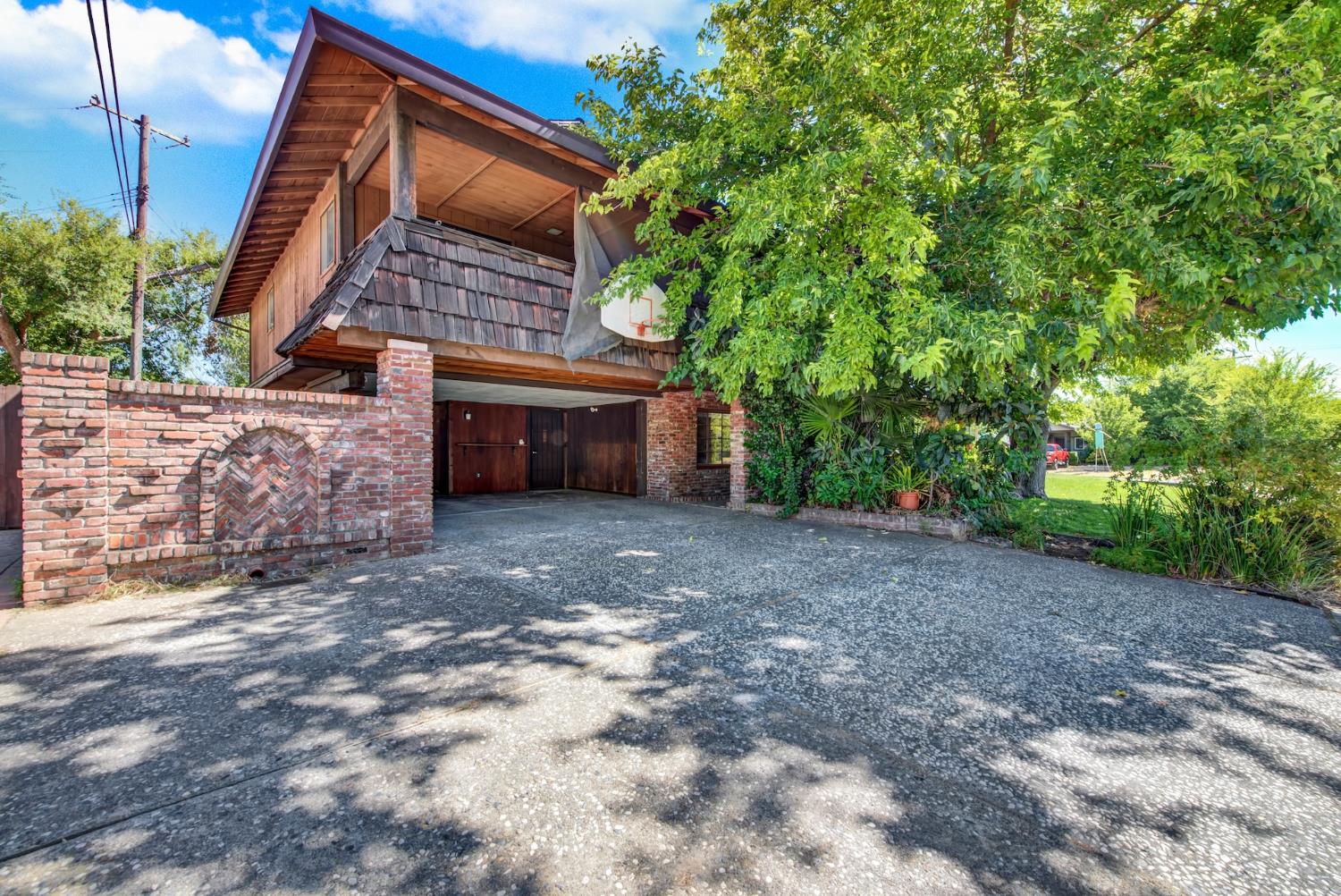 2225 Franco Lane Sacramento CA 95821