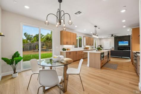 1973 Gardenview Circle Santa Rosa CA 95403
