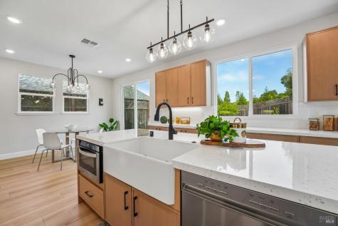 1973 Gardenview Circle Santa Rosa CA 95403