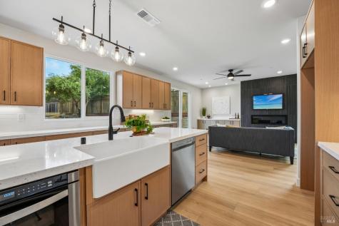 1973 Gardenview Circle Santa Rosa CA 95403