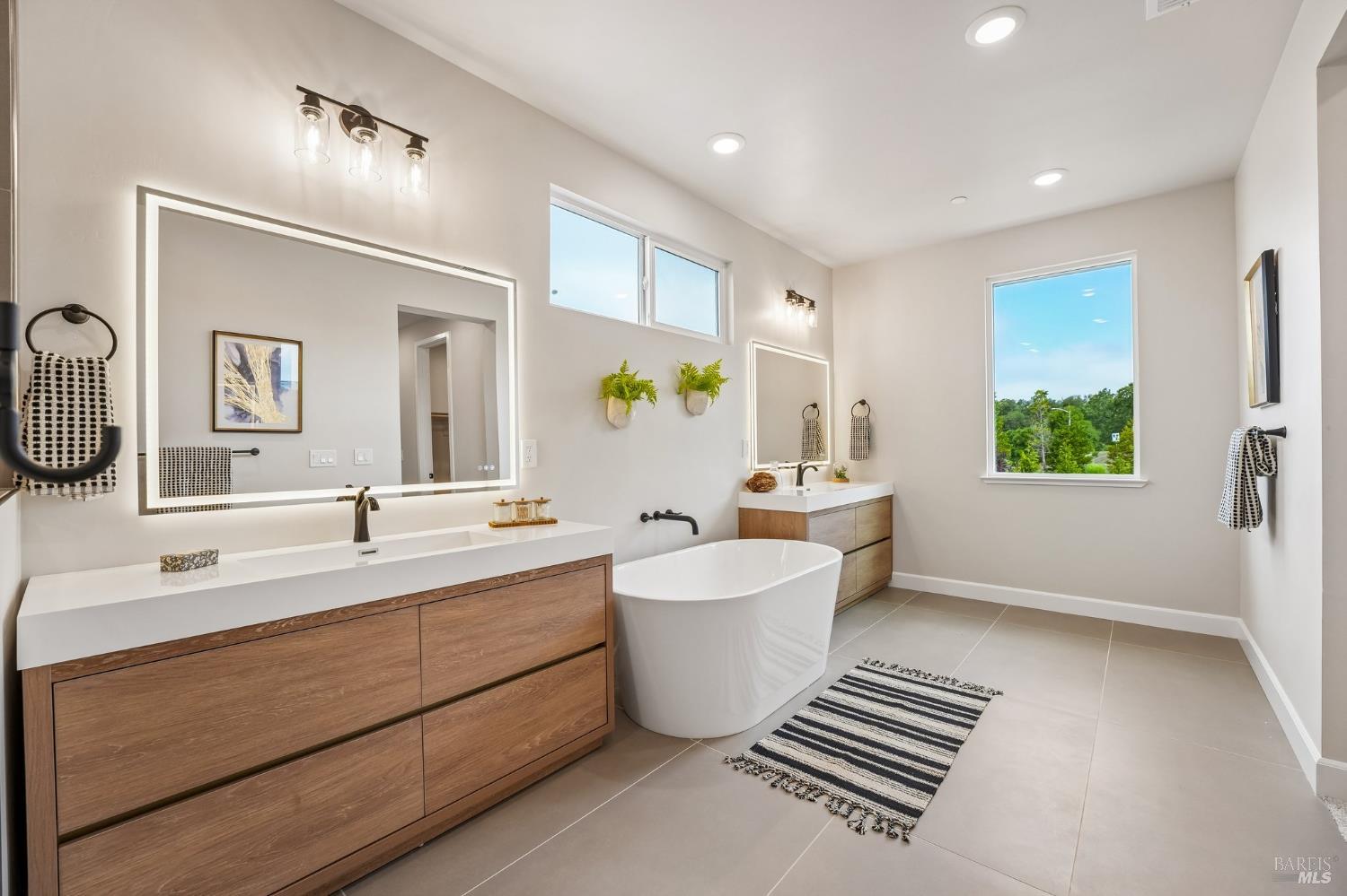 1973 Gardenview Circle Santa Rosa CA 95403