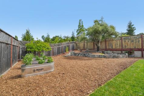 1973 Gardenview Circle Santa Rosa CA 95403