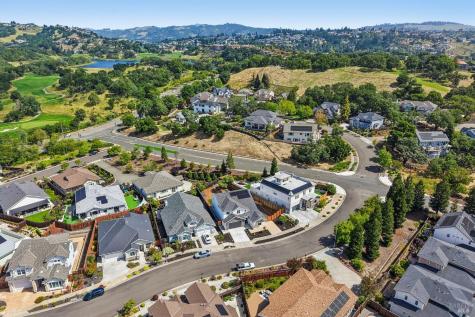 1973 Gardenview Circle Santa Rosa CA 95403