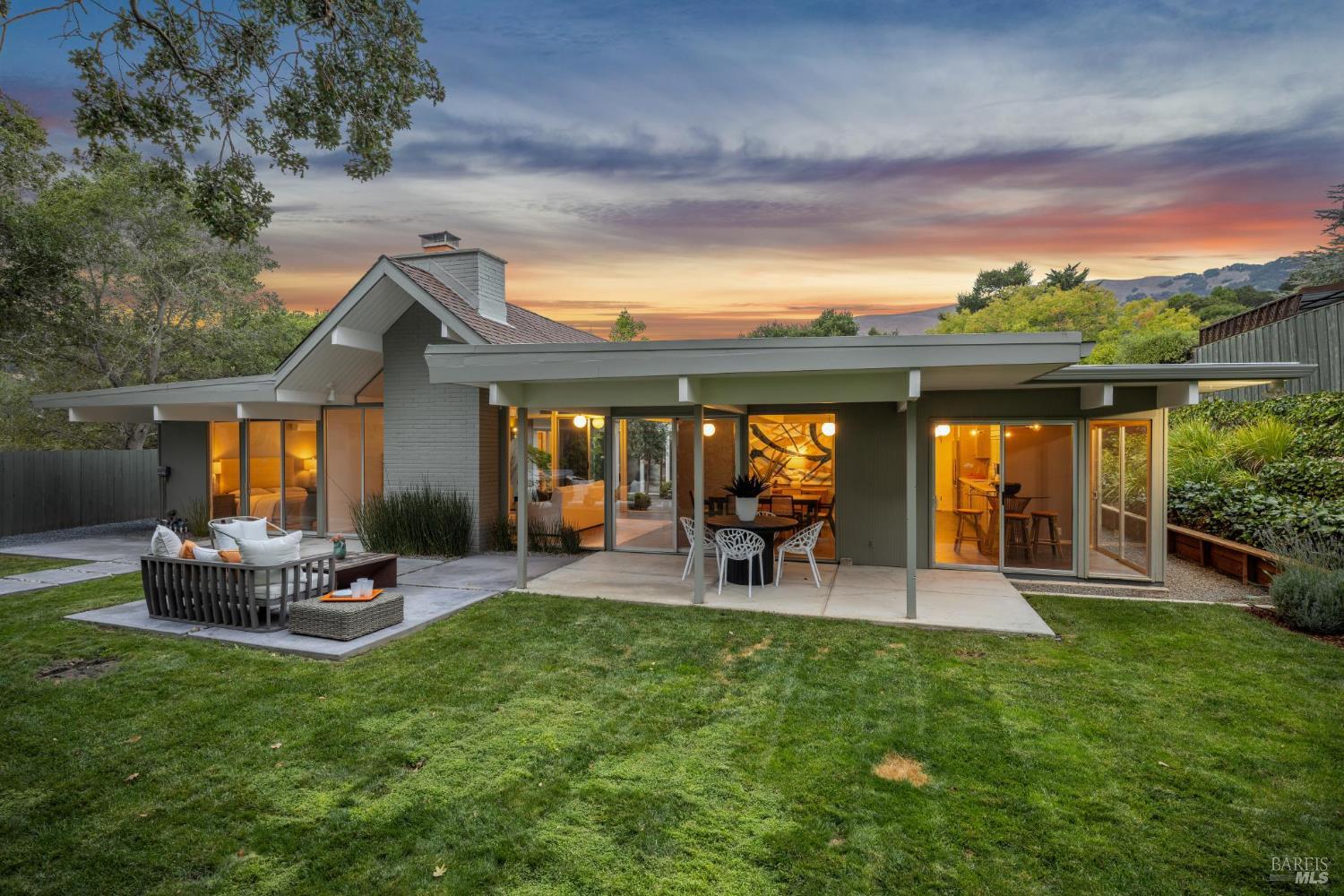 100 Mount Lyell Drive San Rafael CA 94903