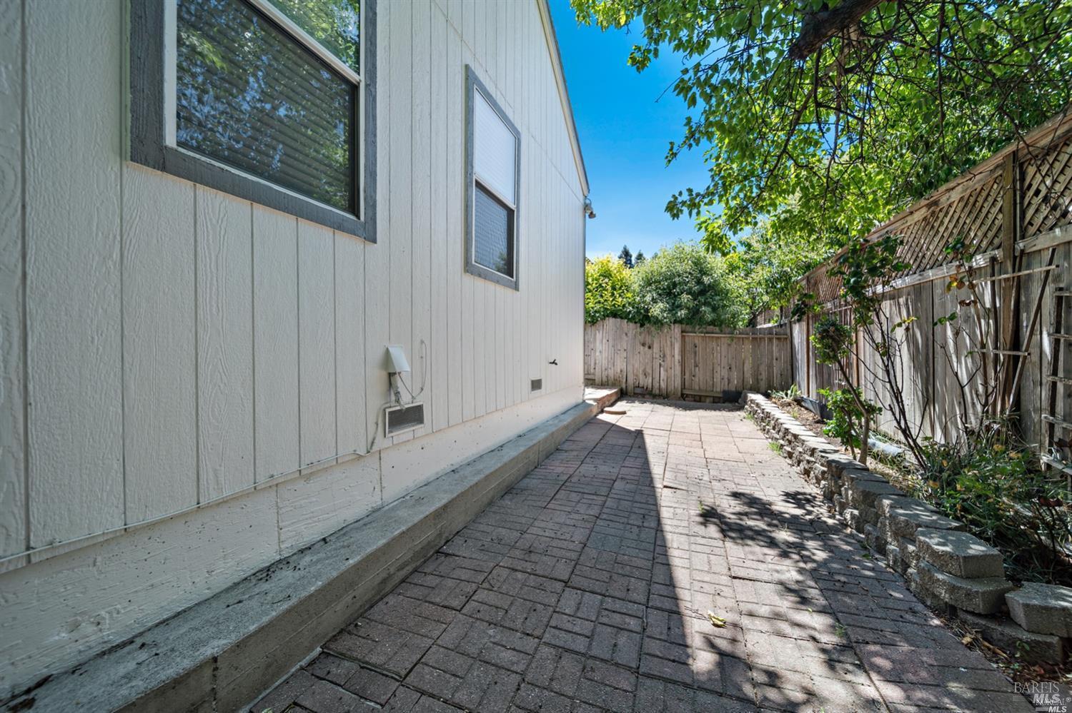 1447 Tammy Way Santa Rosa CA 95401
