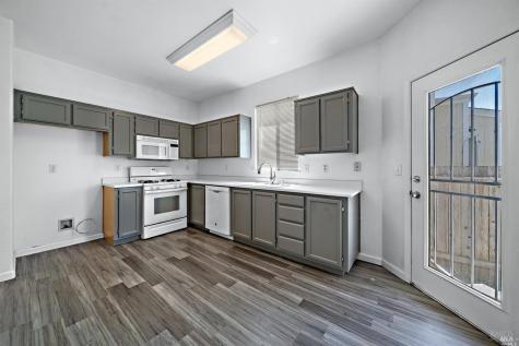 1447 Tammy Way Santa Rosa CA 95401