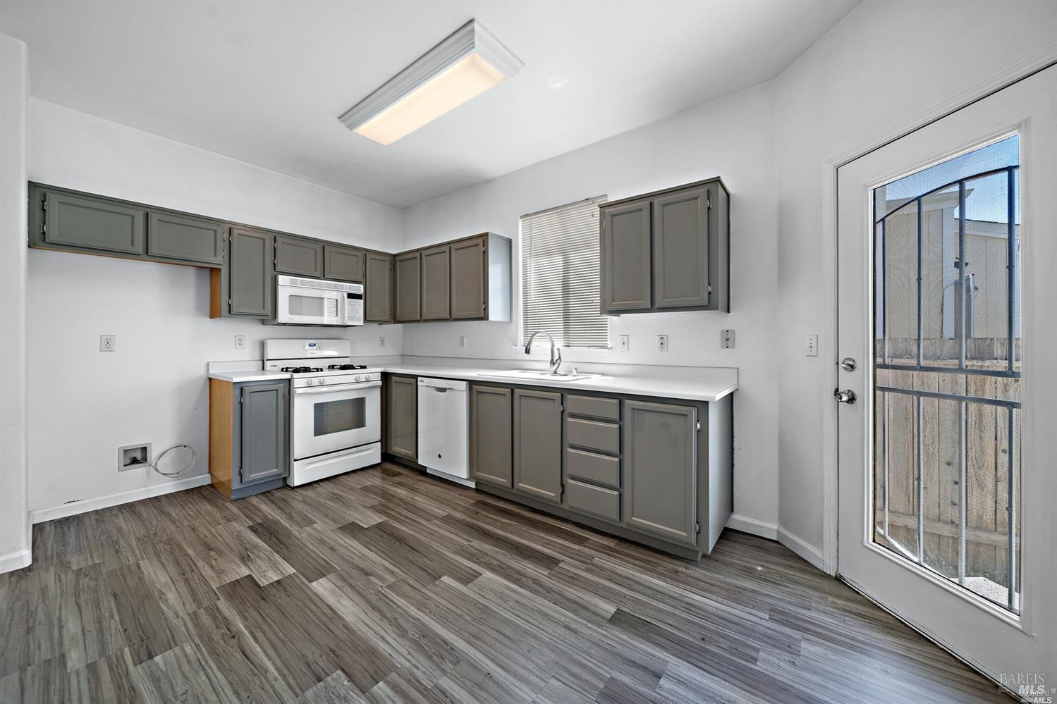 1447 Tammy Way Santa Rosa CA 95401