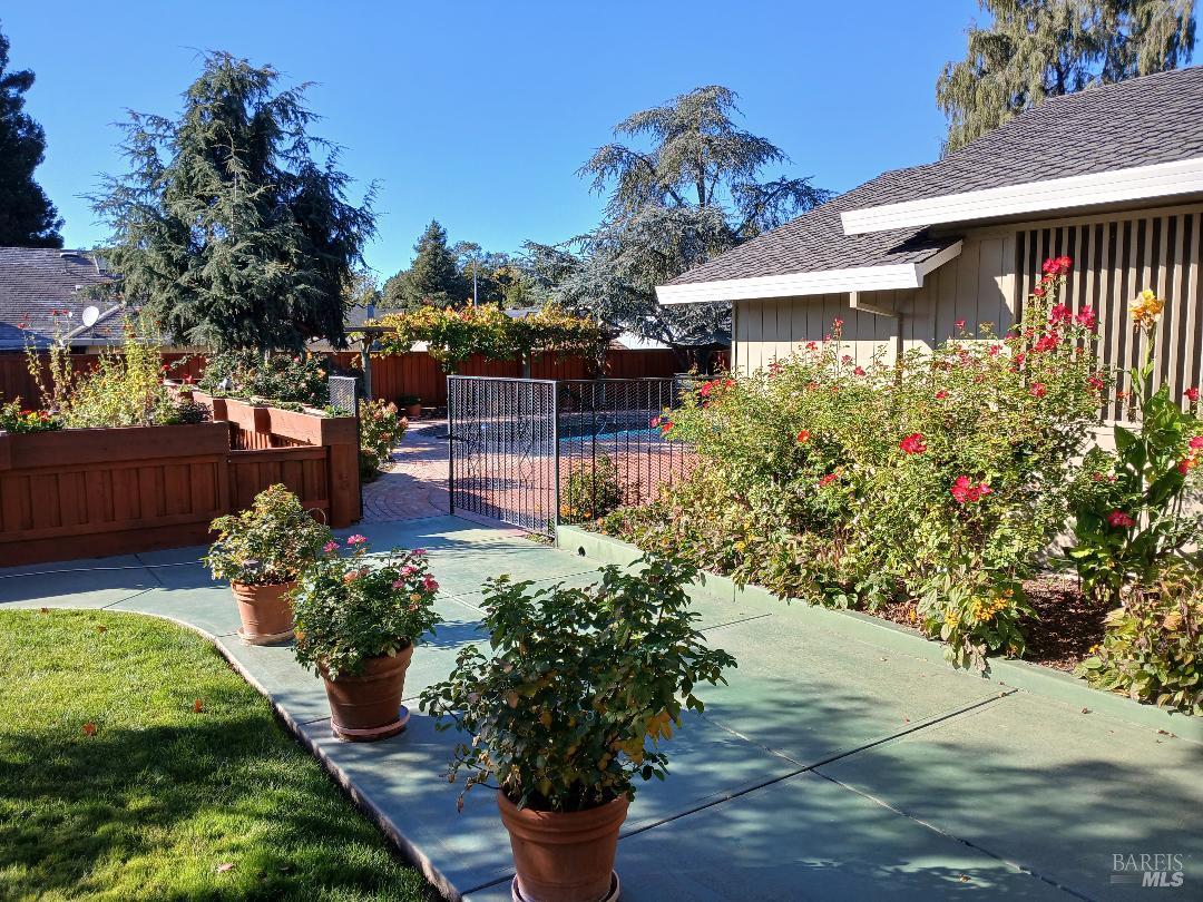 6133 Tamara Lane Windsor CA 95492