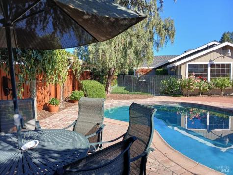 6133 Tamara Lane Windsor CA 95492