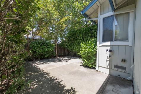 7 Meridian Circle Rohnert Park CA 94928