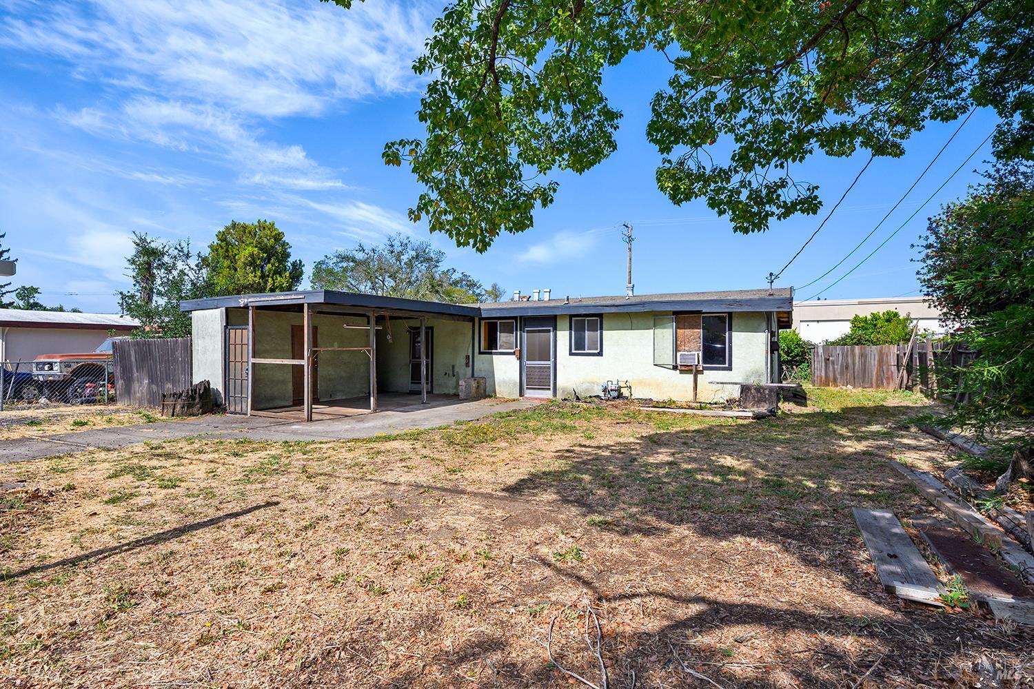 1433 Spruce Way Healdsburg CA 95448