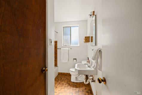 1433 Spruce Way Healdsburg CA 95448