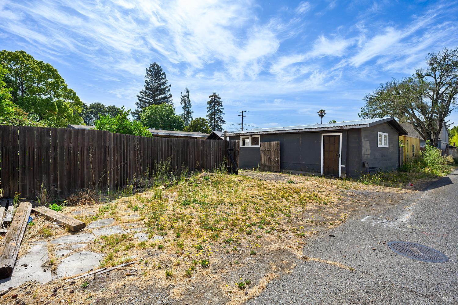 1433 Spruce Way Healdsburg CA 95448