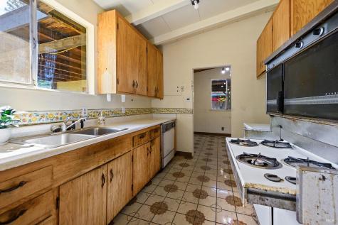 1433 Spruce Way Healdsburg CA 95448