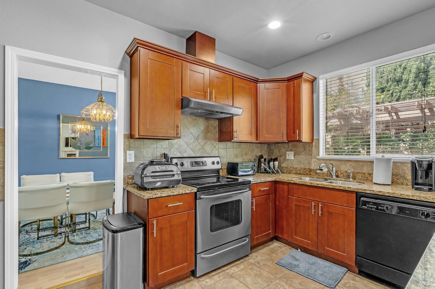 412 Donaldson Court Suisun City CA 94585