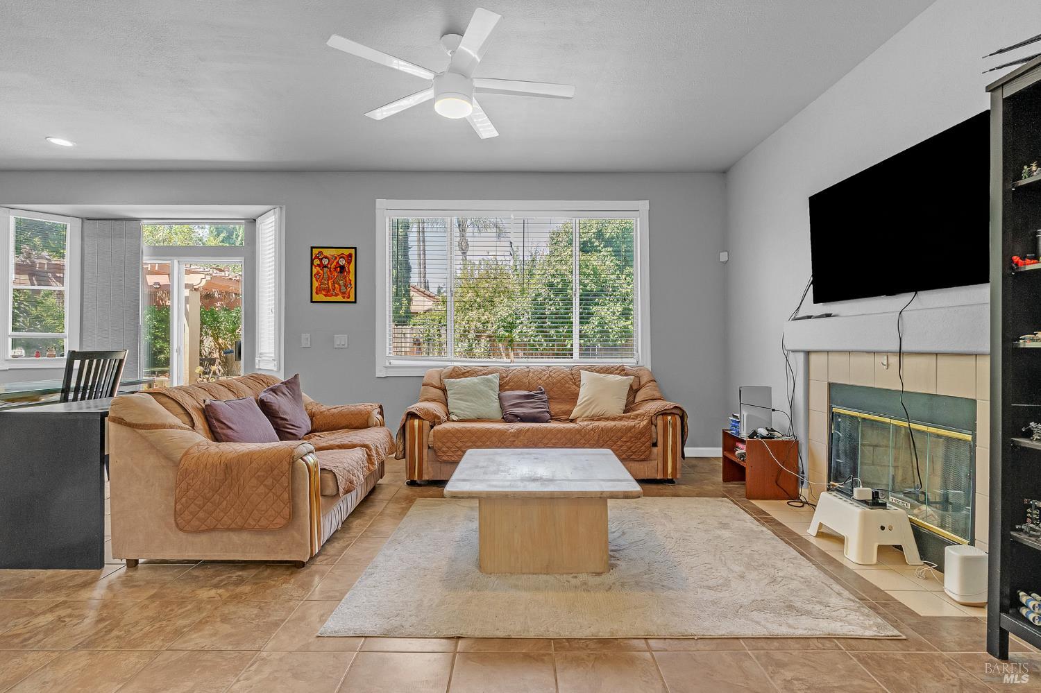 412 Donaldson Court Suisun City CA 94585