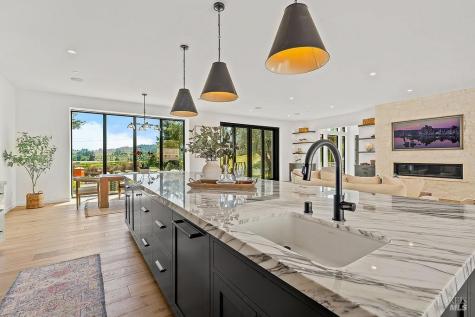 1099 Dry Creek Road Healdsburg CA 95448