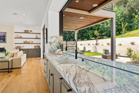 1099 Dry Creek Road Healdsburg CA 95448