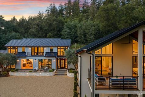 1099 Dry Creek Road Healdsburg CA 95448