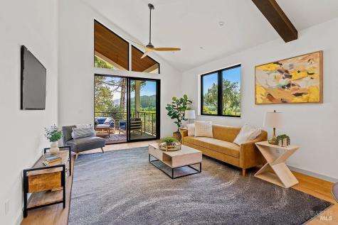 1099 Dry Creek Road Healdsburg CA 95448