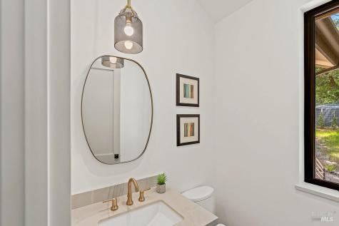 1099 Dry Creek Road Healdsburg CA 95448