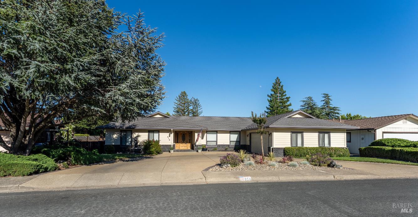 916 Fairway Avenue Ukiah CA 95482