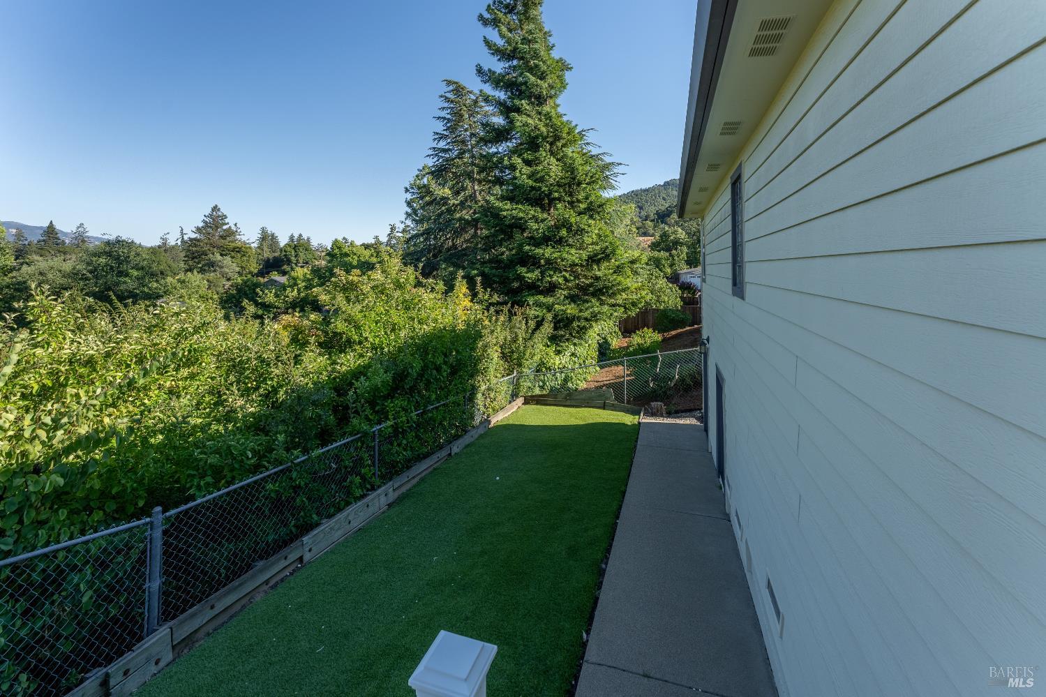 916 Fairway Avenue Ukiah CA 95482