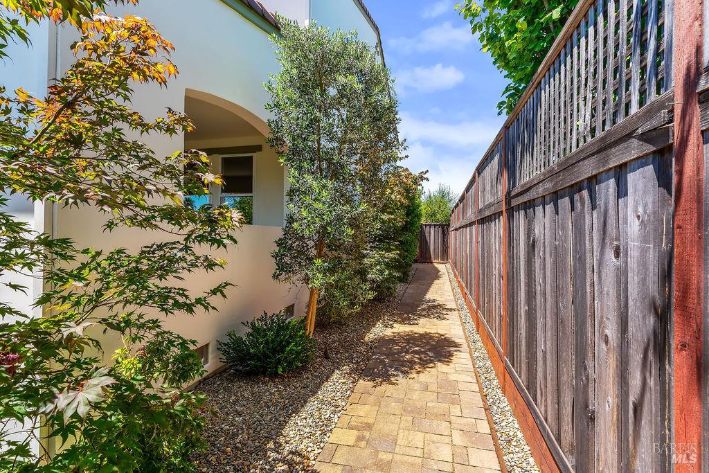 3965 Park Gardens Drive Santa Rosa CA 95404