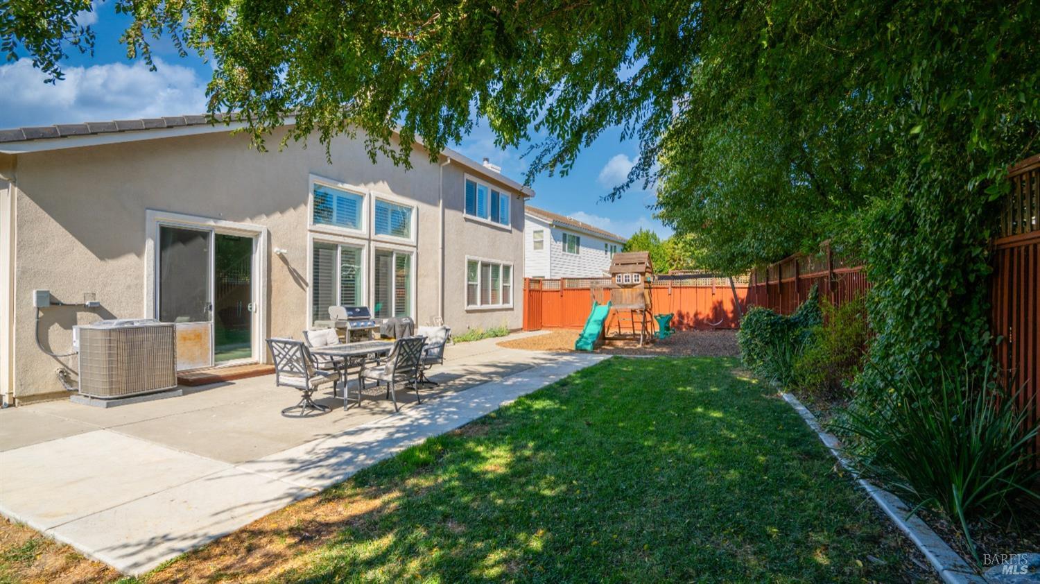 2215 Folsom Fair Circle Dixon CA 95620